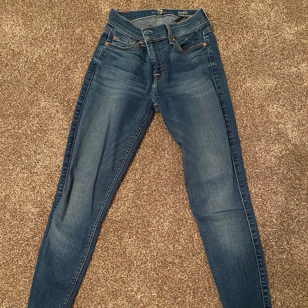 Seven for all Mankind Skinny Jeans frayed hem size 24